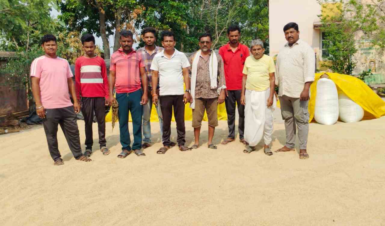धान खरेदी केंद्र सुरू करा-दिलीप घोडाम यांच्ये  जिल्हाधिकारि यांना निवेदन
